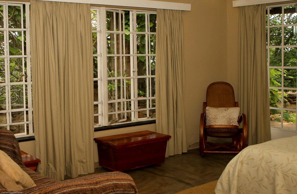 Down Gran'S Self-Catering Cottage Lobamba Exterior photo