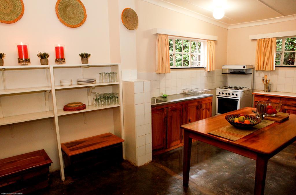 Down Gran'S Self-Catering Cottage Lobamba Exterior photo